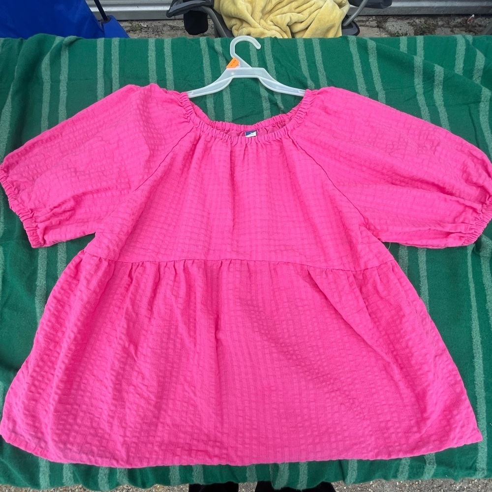 NWOT Old Navy - Hot Pink Puffy Sleeved Women's Top